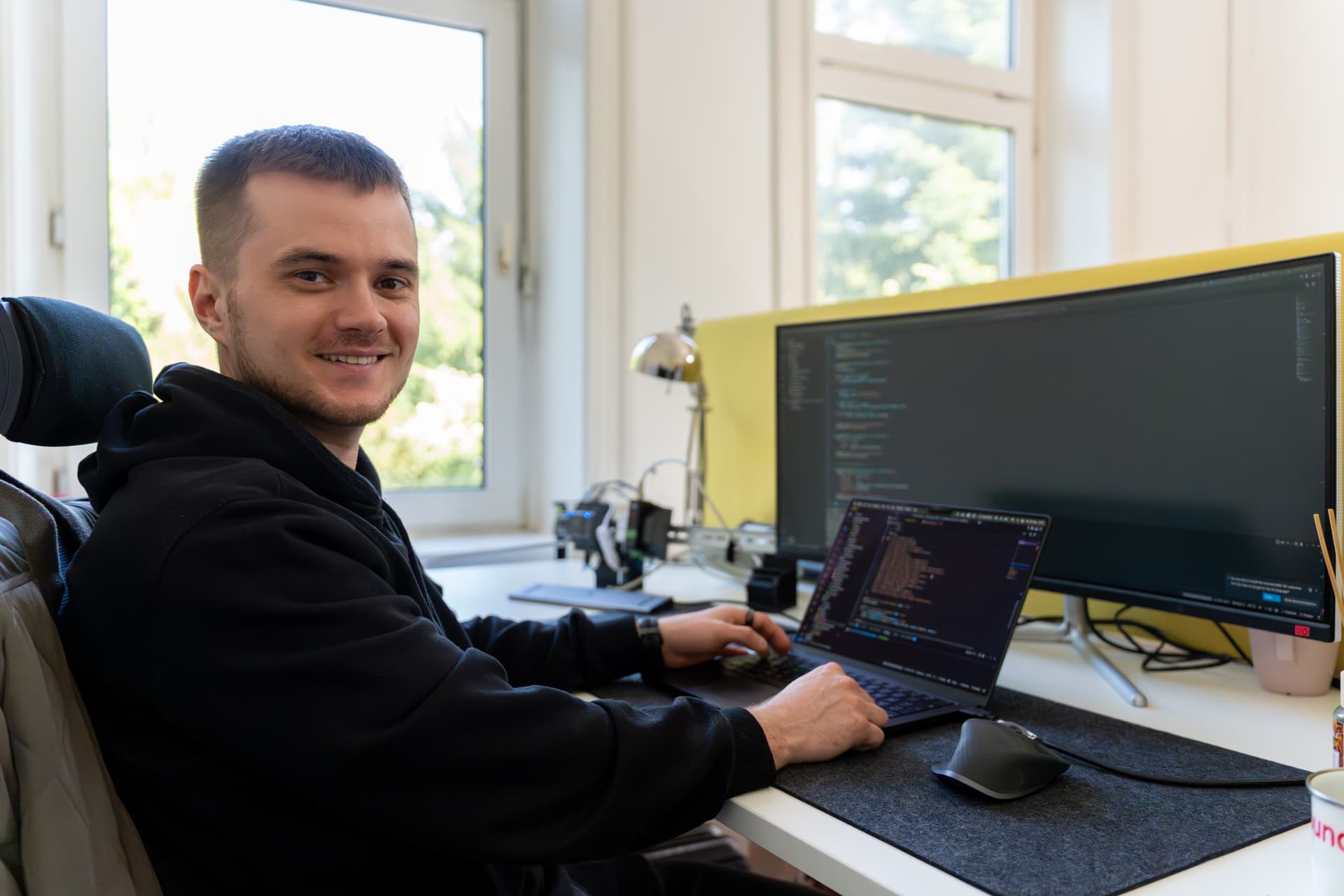 Craftum Team bei der Arbeit im Hamburger Büro