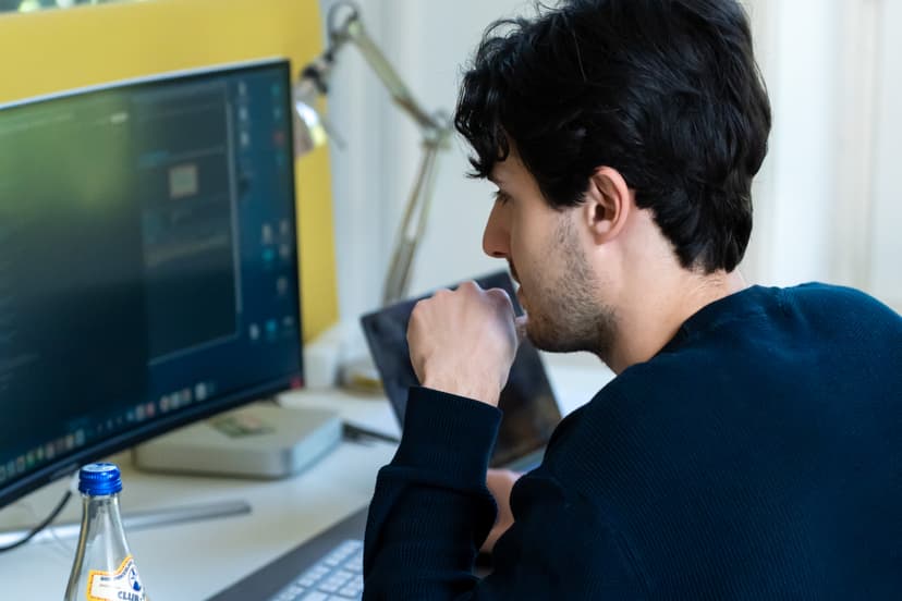 Craftum Team bei der Arbeit im Hamburger Büro